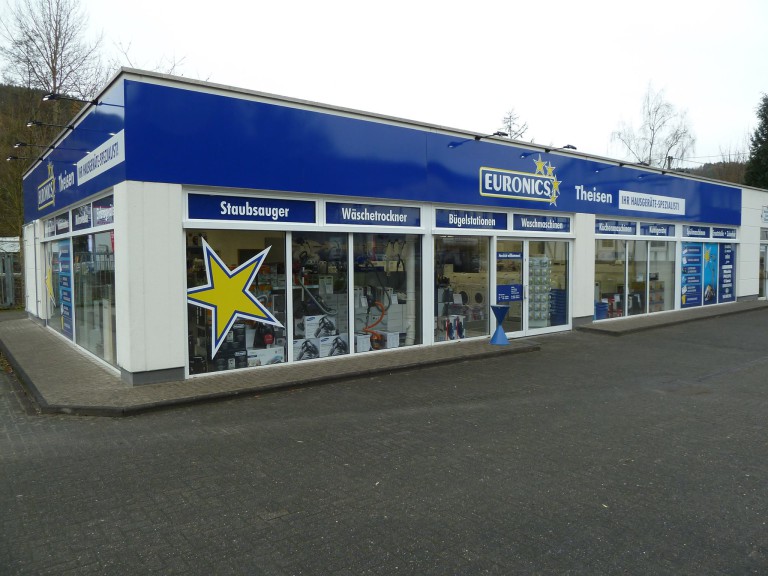 Filiale EURONICS Theisen in Gummersbach mit Fassadenwerbung