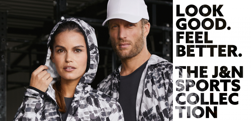 Sportkollektion von James & Nicholson mit Slogan „Look good. Feel better.“